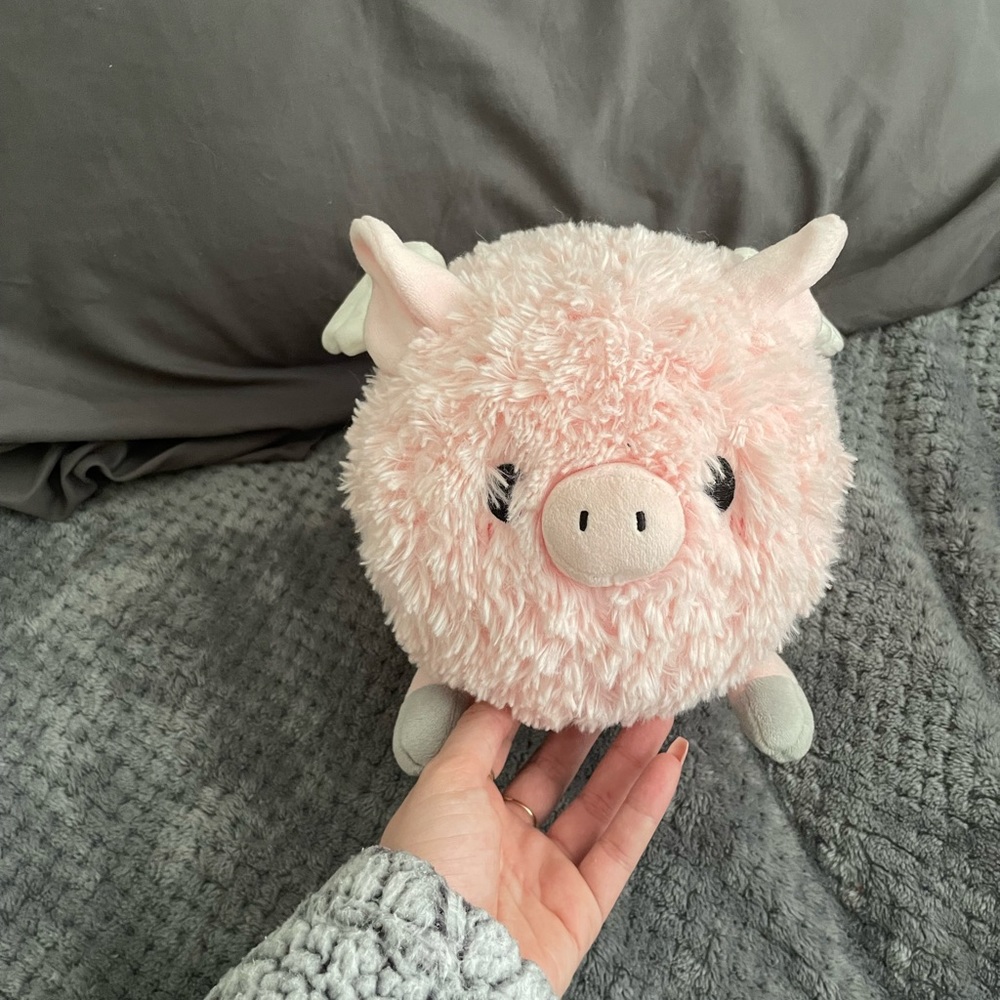 Squishmallow - flying pig